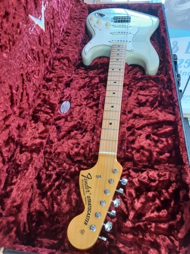 Fender Custom Shop 69 Journeyman Relic Stratocaster Aged Sonic Blue 3